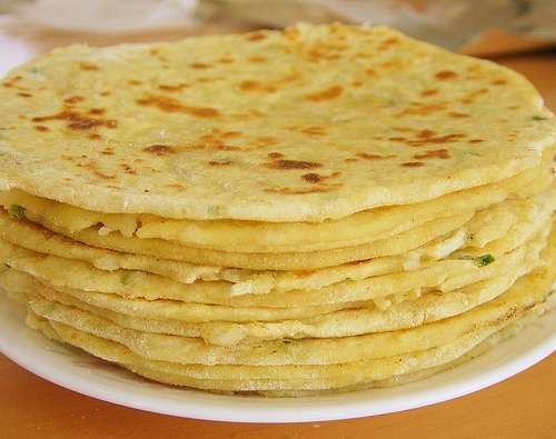 Αγορά Πολυσύνθετη Tortilla αλευριού μηχανή, αυτόματος Tortilla κατασκευαστής με το φούρνο σηράγγων διαδικτυακή κατασκευή