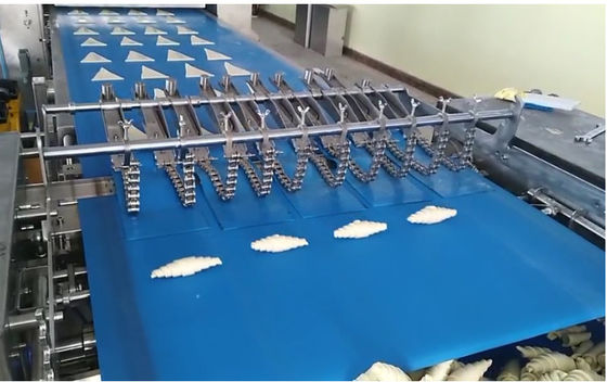 Αγορά 850mm Croissant που κάνουν τη γραμμή παραγωγής τον αυτόματο εξοπλισμό αρτοποιείων online manufacture