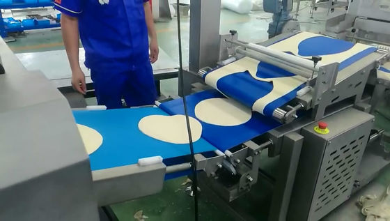 Αγορά Ελάχιστη αυτόματη πίτσα 2,5 χιλ. πάχους που κάνει την πίτσα μηχανών να βασίσει/τη γραμμή παραγωγής κρουστών διαδικτυακή κατασκευή
