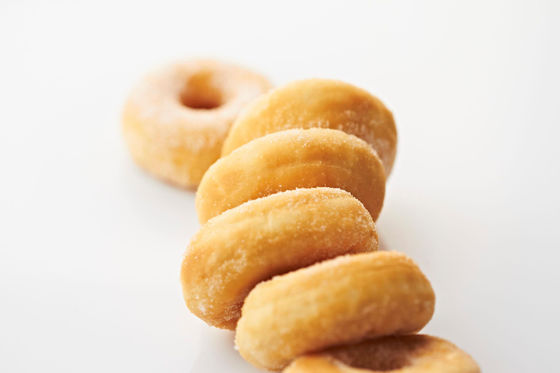Αγορά Αυξημένη doughnut ψωμιού γραμμή παραγωγής 800 - 15000 Pcs/Hr με το Hexagon κόπτη διαδικτυακή κατασκευή